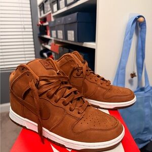 Nike Dunk Women’s High-Top Sneakers Pecan /White